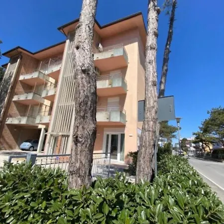 Apartment Convenient Flat Close To The